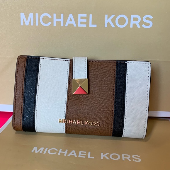 Michael Kors Large Karla Luggage Leather Wallet - Picture 2 of 8